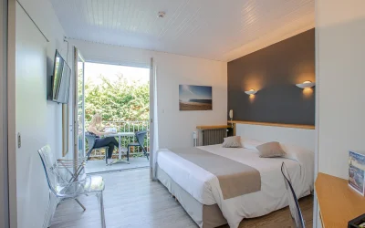 Hotel-les-dunes-la-tranche-sur-mer-chambre-famille-confort